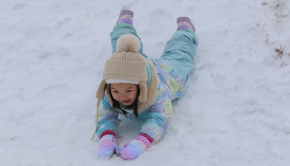 雪遊び